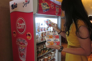 Cho trẻ dùng váng sữa: Cần lựa chọn thông minh