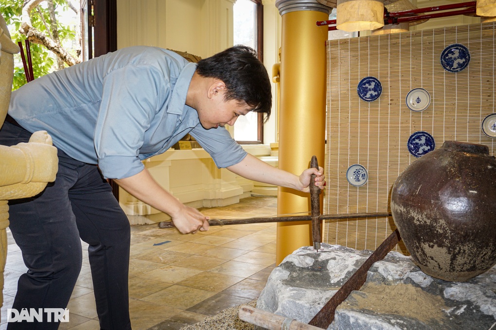 Chiêm ngưỡng di vật quốc gia tại bảo tàng ở làng đá Non Nước - 6 Chiêm ngưỡng di vật quốc gia tại bảo tàng ở làng đá Non Nước - 6