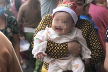 Bé gái bị bệnh thận từ bào thai, đón Noel đầu đời trong viện trước ngày mổ