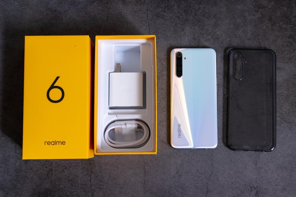 Đập hộp Realme 6 màn hình 90Hz giá từ 6 triệu đồng - 1 Đập hộp Realme 6 màn hình 90Hz giá từ 6 triệu đồng - 1