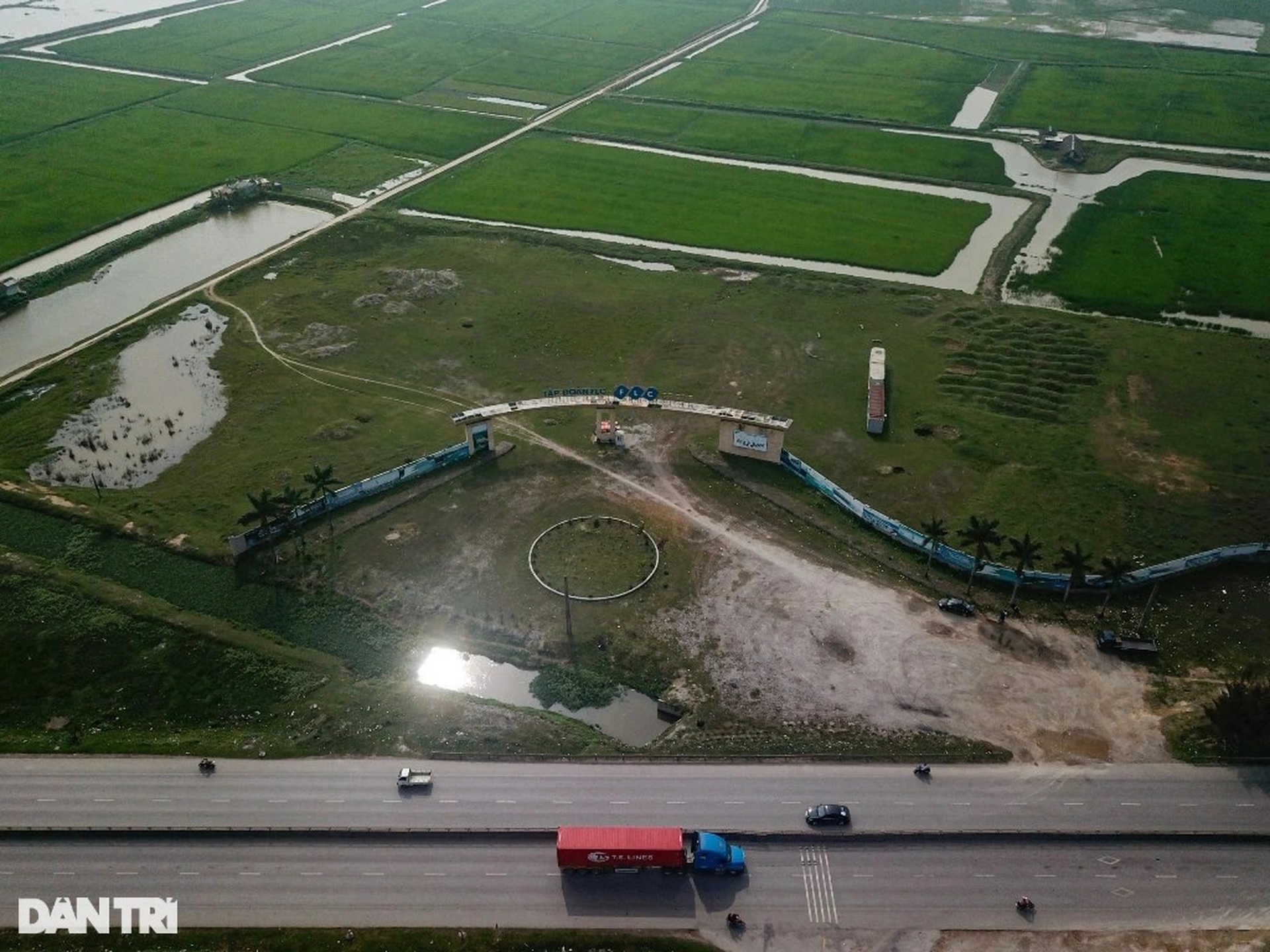 Bãi thả trâu bò - Hình hài dự án 2.300 tỷ đồng của FLC sau gần 1 thập kỷ - 1 Bãi thả trâu bò - Hình hài dự án 2.300 tỷ đồng của FLC sau gần 1 thập kỷ - 1