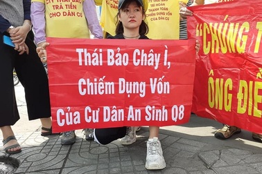 Dự án Asa Light: Khách hàng tiếp tục căng băng rôn... đòi nhà