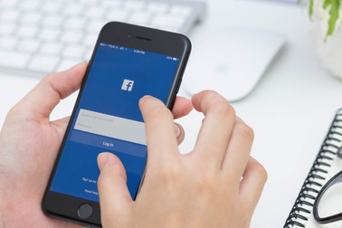 Facebook sẽ bỏ giao diện cũ vào tháng 9