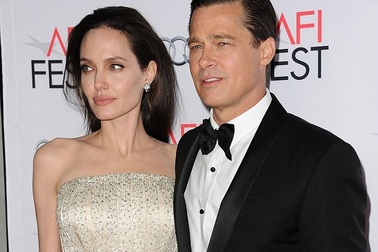 Blogger nổi tiếng bức xúc vì bị Angelina Jolie đe dọa