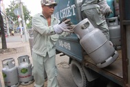 Giá gas tiếp tục tăng thêm 16.000 đồng/bình 