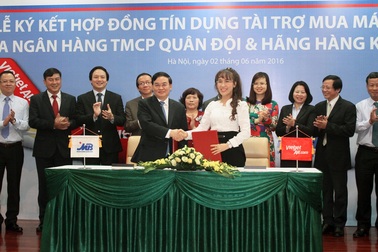 Ký hợp đồng tín dụng tài trợ mua máy bay A320