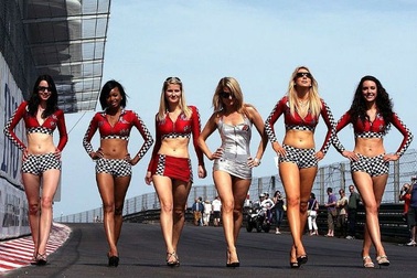 F1 "cấm cửa" người mẫu trên đường đua