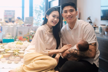 Cầu thủ Đoàn Văn Hậu bất ngờ khoe ảnh con đầy tháng
