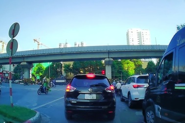 Tài xế xe khách với cách xin đường đầy văn minh và lịch sự