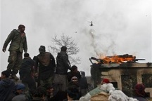 Kinh Koran bị hủy, hàng ngàn người Afghanistan “vây” căn cứ Mỹ