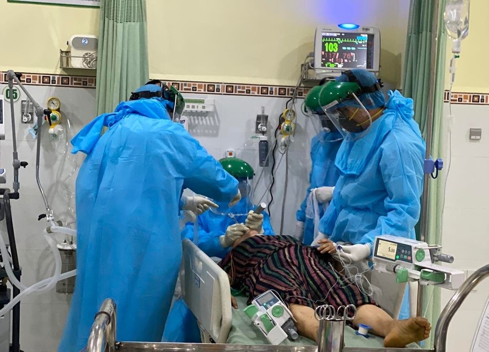 Nhóm bác sĩ Bệnh viện Chợ Rẫy đi vào vùng dịch… chưa biết ngày về - 3 Nhóm bác sĩ Bệnh viện Chợ Rẫy đi vào vùng dịch… chưa biết ngày về - 3