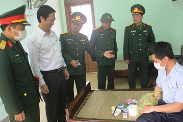 Thấy gì bên trong khu quân sự cách ly lao động từ Trung Quốc về Quảng Trị!