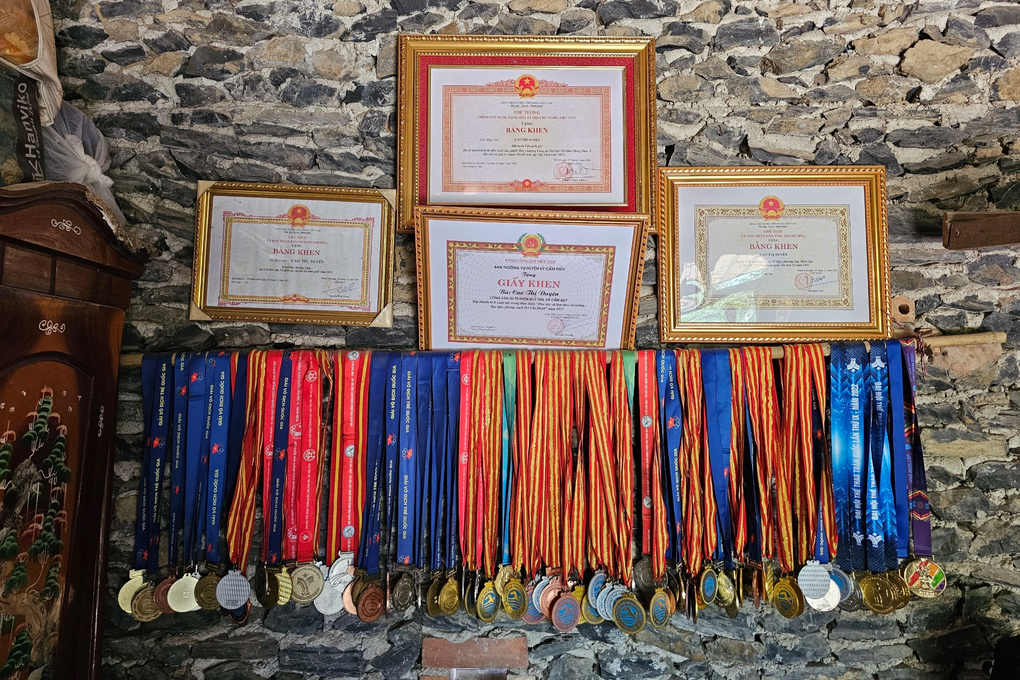 Bất ngờ gia cảnh, bước ngoặt số phận của cô gái vàng môn lặn SEA Games 32 - 3 Bất ngờ gia cảnh, bước ngoặt số phận của cô gái vàng môn lặn SEA Games 32 - 3