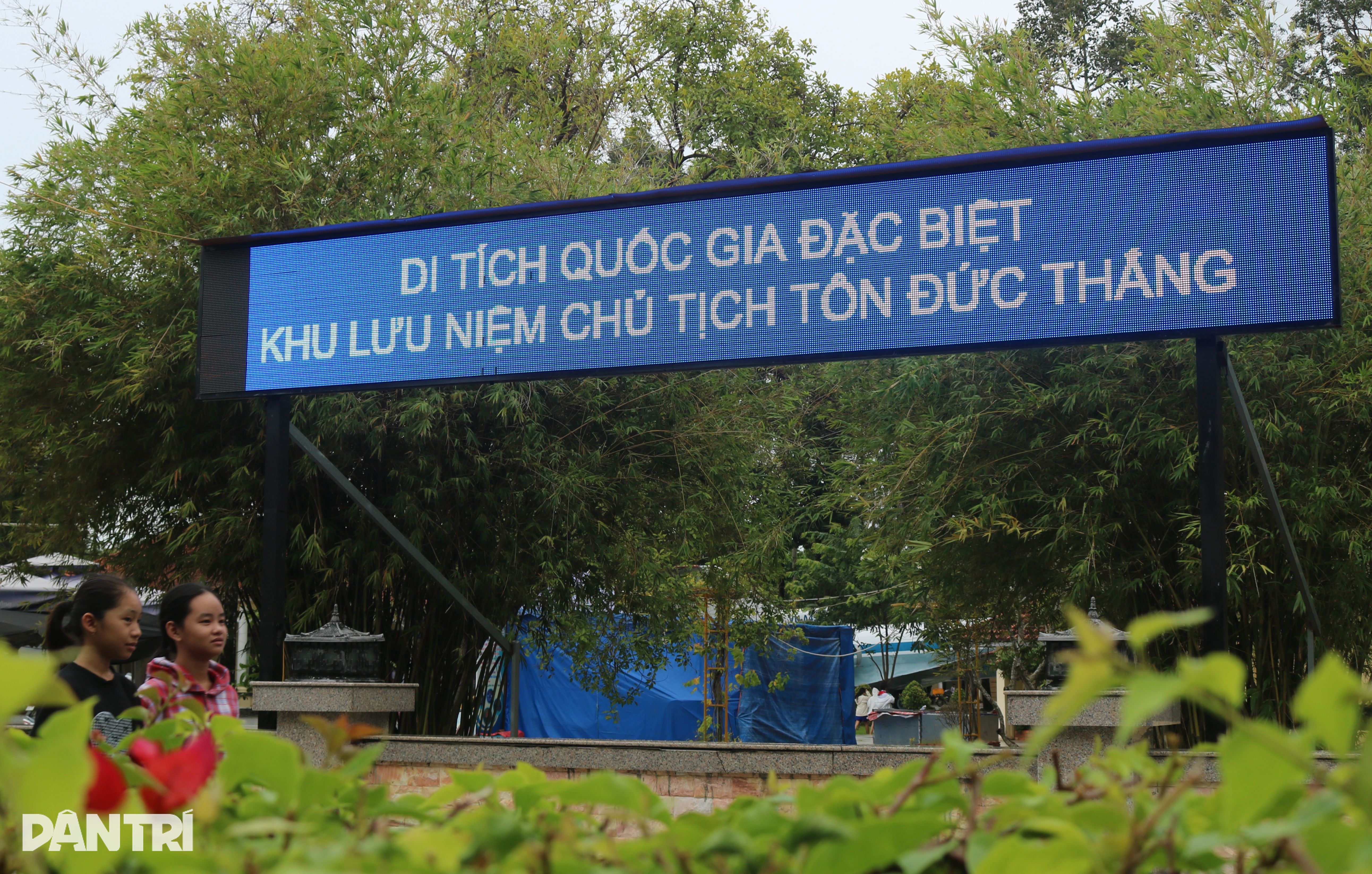 Bồi hồi trước kỷ vật của Bác Tôn từng khiến hàng triệu trái tim nghẹn ...