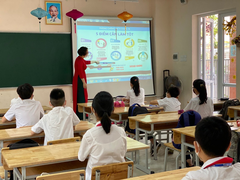 Lắng nghe tâm tư của thầy cô khi được trở lại bục giảng sau kì nghỉ dịch - 6 Lắng nghe tâm tư của thầy cô khi được trở lại bục giảng sau kì nghỉ dịch - 6