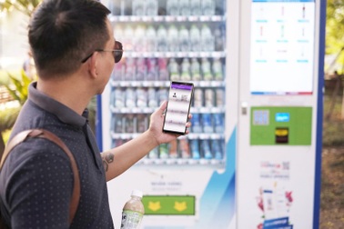 Mua sắm tại siêu thị được trả tiền thừa bằng... kẹo, bao giờ người Việt trọng tiền lẻ?