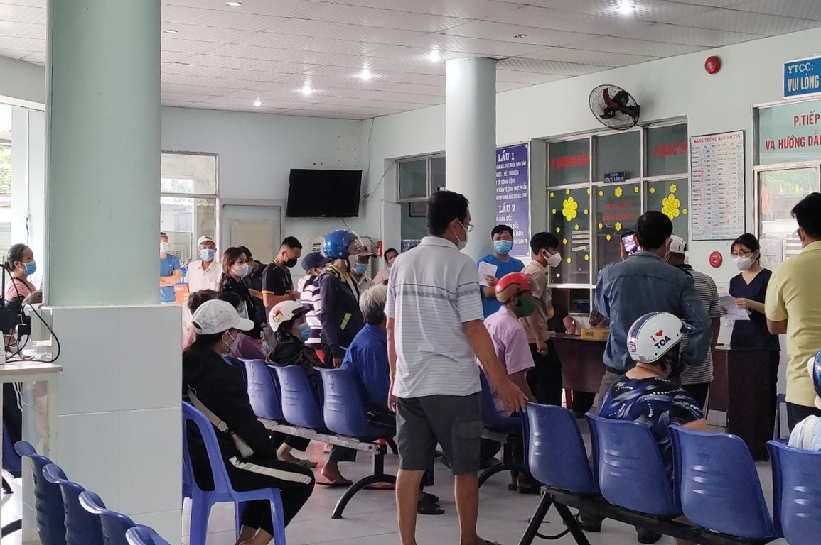 Bác sĩ TPHCM 8 tháng chống dịch mòn mỏi vẫn chưa nhận tiền làm ngoài giờ - 3