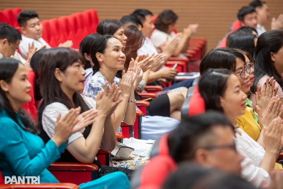 Báo chí là kênh truyền thông chính sách kịp thời, hiệu quả đến người dân - 1