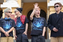 "Anh trai say hi" ở Hà Nội gây sốt nhưng giới phe vé lại lao đao, xả lỗ?