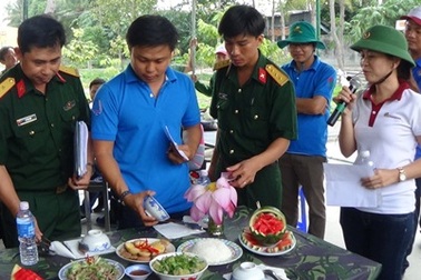 An Giang: Ấm áp “mâm cơm ngày xuân” với lính biên giới