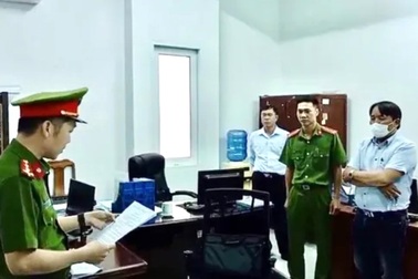 Bắt nguyên giám đốc văn phòng đăng ký đất đai ở Sóc Trăng
