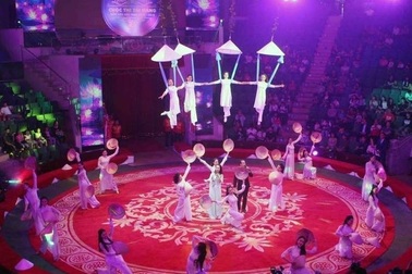 Liên đoàn Xiếc Việt Nam mang rạp khổng lồ đến xứ Thanh