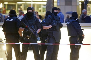 Nổ súng ở nhà ga Đức, nữ cảnh sát trọng thương