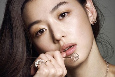 Jeon Ji Hyun là mỹ nhân đẹp nhất thế giới
