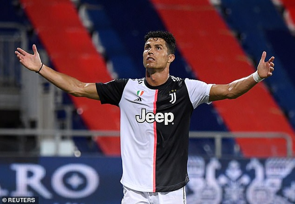 Ibrahimovic tỏa sáng, C.Ronaldo hụt hơi ở cuộc đua Chiếc giày vàng - 2 Ibrahimovic tỏa sáng, C.Ronaldo hụt hơi ở cuộc đua Chiếc giày vàng - 2