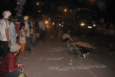 Một sinh viên bị xe đầu kéo cán chết