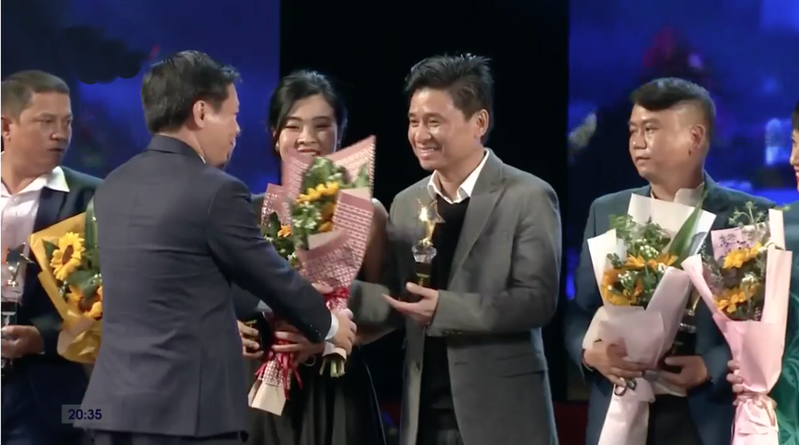 NSND Trung Hiếu, Táo Kinh tế Quang Thắng được Bộ Văn hóa vinh danh - 4 NSND Trung Hiếu, Táo Kinh tế Quang Thắng được Bộ Văn hóa vinh danh - 4