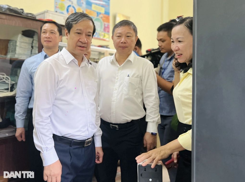 Làm gì để bịt lỗ hổng trong ra đề và coi thi tốt nghiệp THPT 2023? - 1 Làm gì để bịt lỗ hổng trong ra đề và coi thi tốt nghiệp THPT 2023? - 1