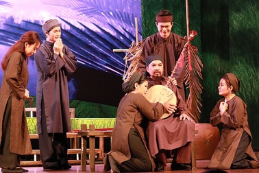 Vở cải lương “Thầy Ba Đợi” gây nhiều xúc động cho khán giả