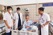 Tạo hình thực quản thành công cho bệnh nhân ung thư cao tuổi