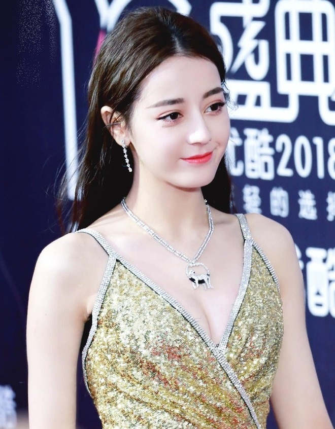 View - Video gợi cảm hút hơn 12 triệu người xem của mỹ nhân Địch Lệ Nhiệt Ba | Báo Dân trí