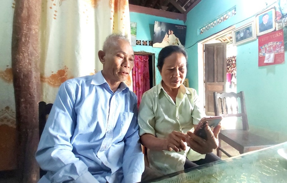 Người cha ung thư giai đoạn cuối nghẹn lòng cấm các con về quê ăn Tết - 3 Người cha ung thư giai đoạn cuối nghẹn lòng cấm các con về quê ăn Tết - 3