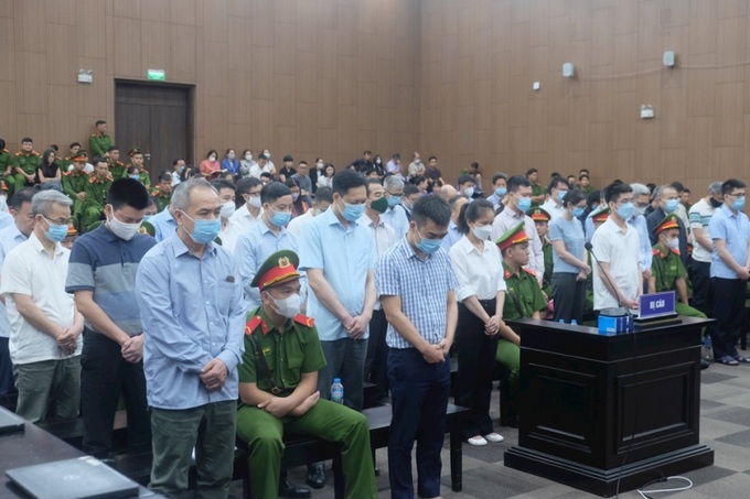 Các bị cáo tại phiên toà.