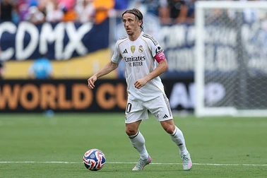Luka Modric gia nhập AC Milan sau khi chia tay Real Madrid
