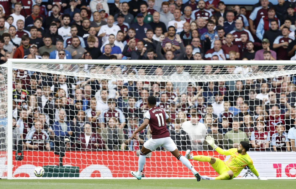 Tottenham thắng đậm, Arsenal vượt qua thử thách ở Villa Park - 3 Tottenham thắng đậm, Arsenal vượt qua thử thách ở Villa Park - 3