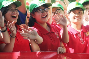 Những khoảnh khắc vỡ òa “lịch sử” ở trường Quốc học Huế