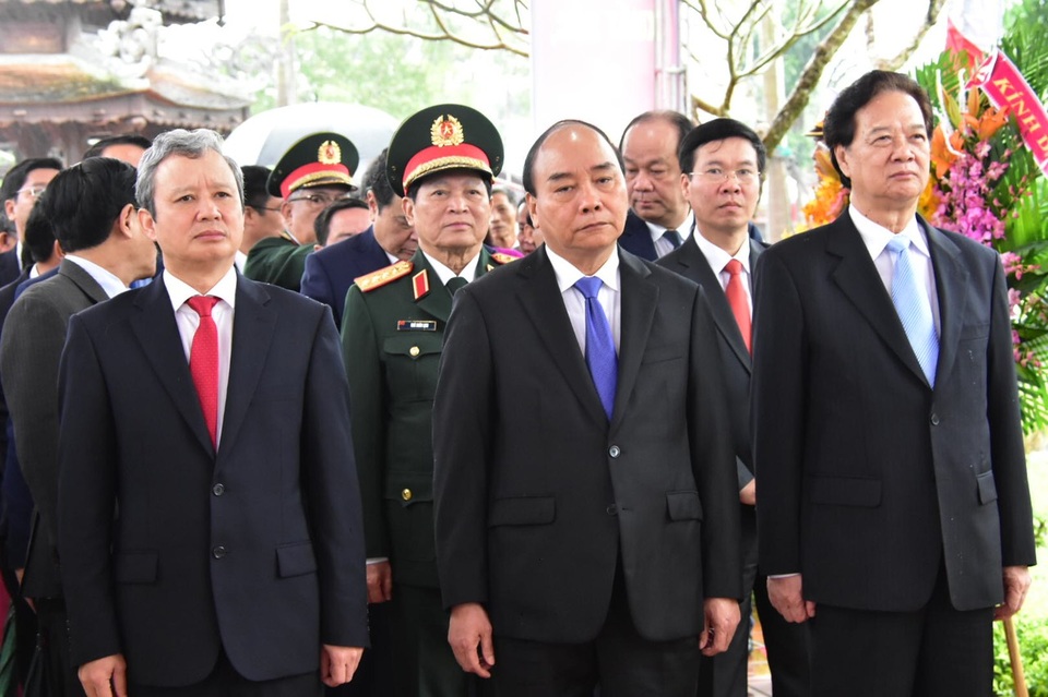 Thủ tướng dâng hương tưởng nhớ 100 năm ngày sinh Đại tướng Lê Đức Anh - 2 Thủ tướng dâng hương tưởng nhớ 100 năm ngày sinh Đại tướng Lê Đức Anh - 2