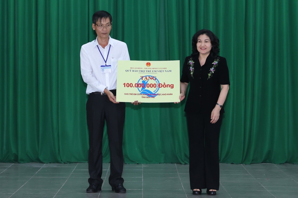 Thủ tướng thăm ngôi trường đặc biệt ở miền Tây - 2 Thủ tướng thăm ngôi trường đặc biệt ở miền Tây - 2