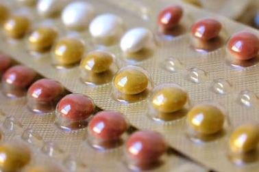 Một phụ nữ 32 tuổi tắc mạch máu não vì uống thuốc tránh thai?