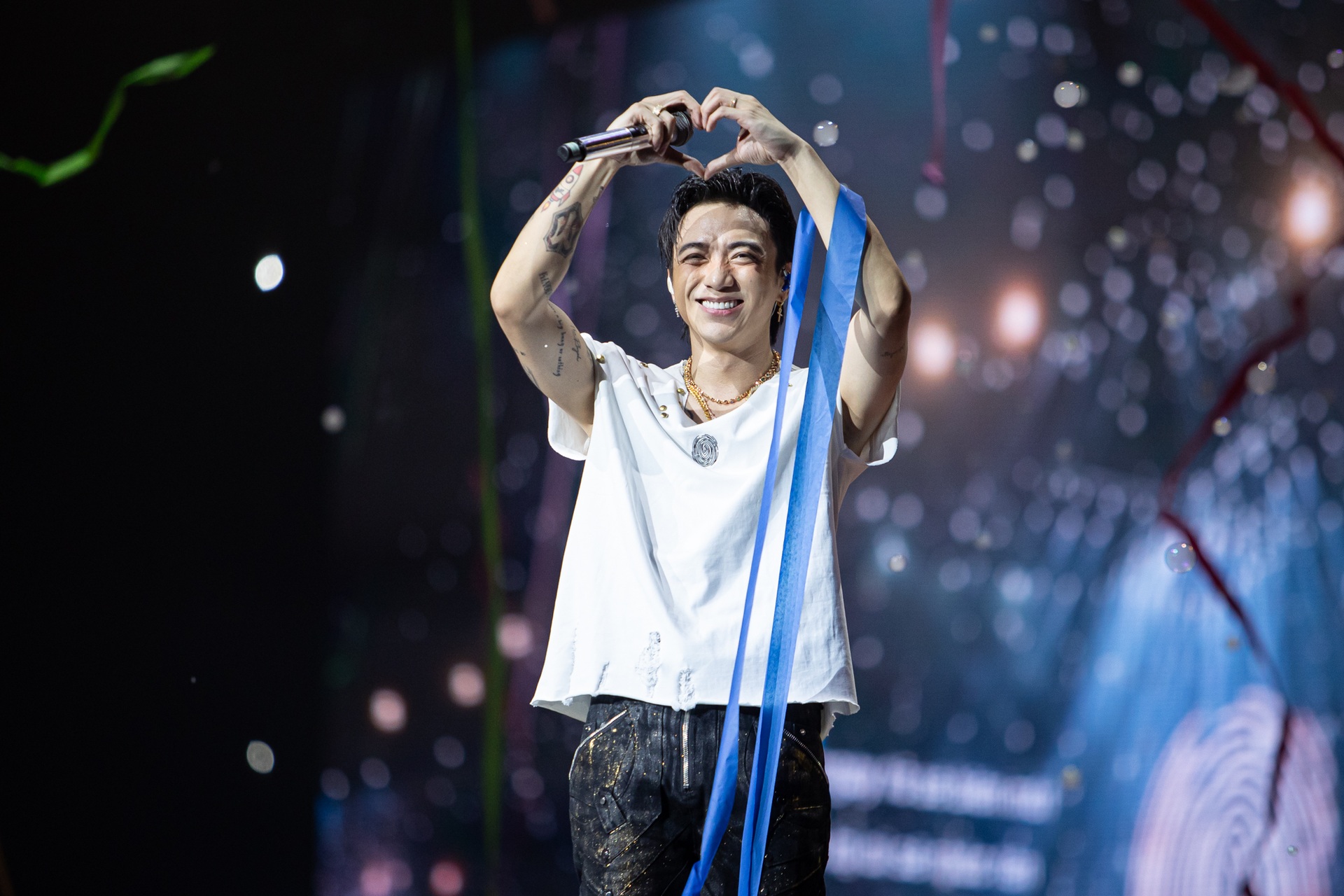 Những khoảnh khắc ấn tượng trong concert đầu tiên của SOOBIN tại Hà Nội - 14 Những khoảnh khắc ấn tượng trong concert đầu tiên của SOOBIN tại Hà Nội - 14