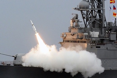 Đài Loan phóng tên lửa đất đối không từ tàu chiến