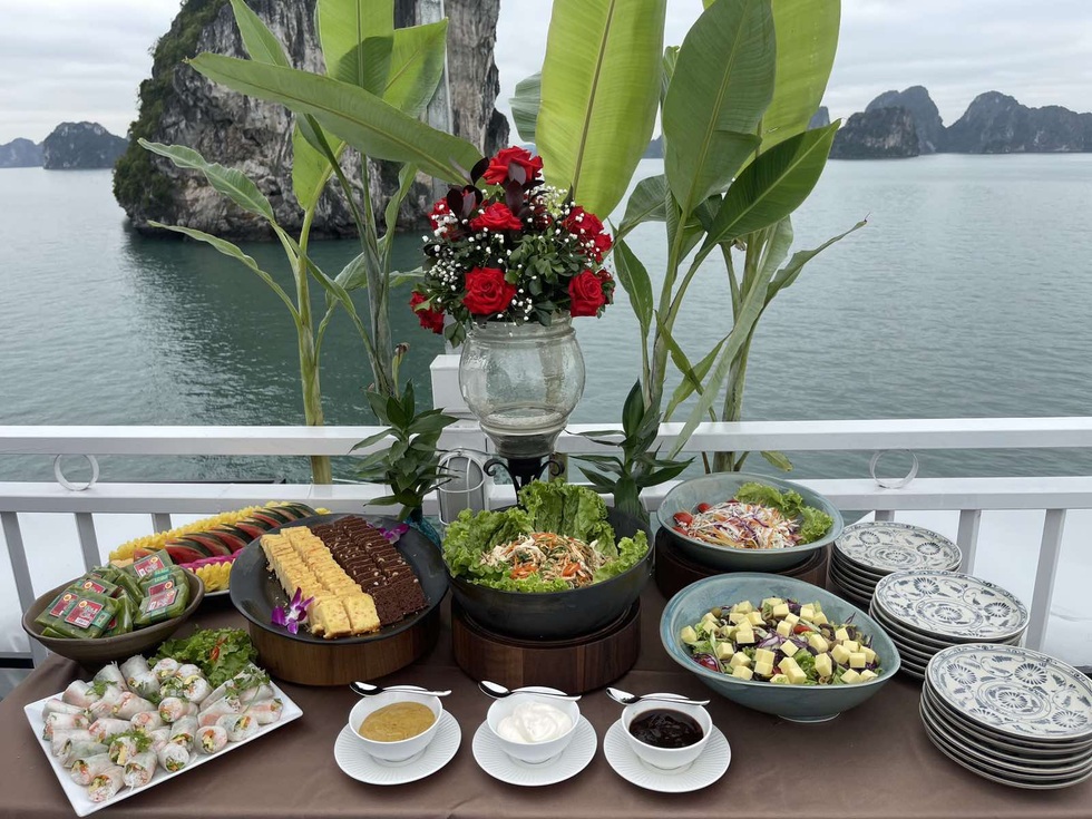 Bill Gates đến Việt Nam: Tiết lộ hậu trường đón tỷ phú khắt khe thế nào - 2 Bill Gates đến Việt Nam: Tiết lộ hậu trường đón tỷ phú khắt khe thế nào - 2