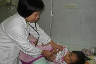 Túi sưởi phát nổ, một trẻ bỏng nặng