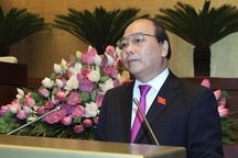 Chủ tịch Quốc hội “truy” Phó Thủ tướng về tỷ lệ công chức “cắp ô”