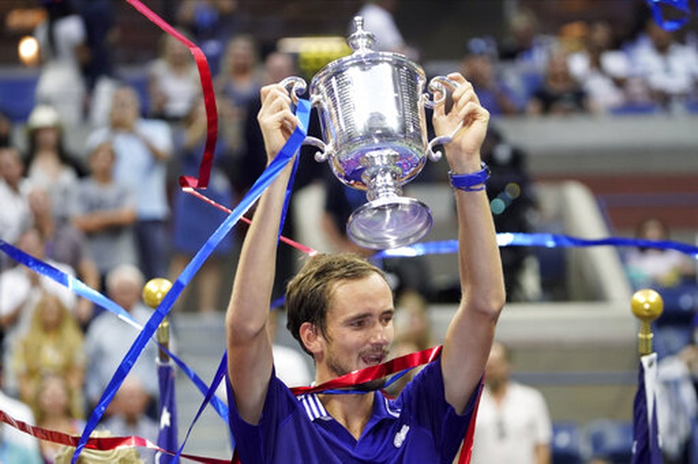 Tiết lộ nguyên nhân Medvedev thắng áp đảo Djokovic ở chung kết US Open - 1 Tiết lộ nguyên nhân Medvedev thắng áp đảo Djokovic ở chung kết US Open - 1