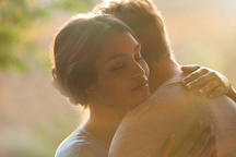 Đàn bà khi yêu: Quên đường đi, quên lối về vì những điều nhỏ nhặt